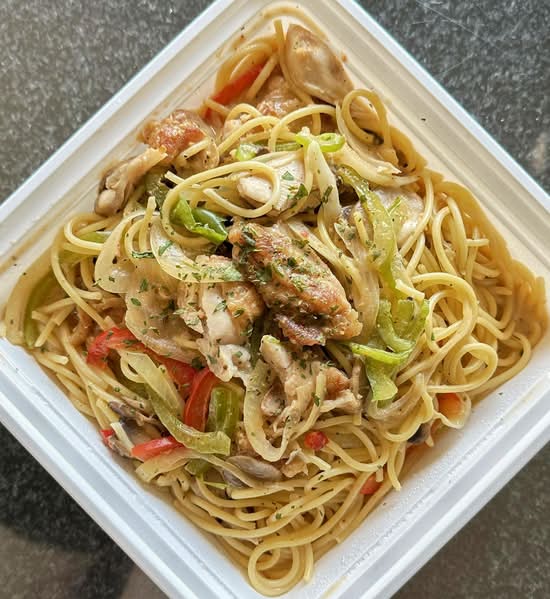 Lobster Sauce Mushroom and Chicken Pasta 龍蝦汁蘑菇雞肉意粉